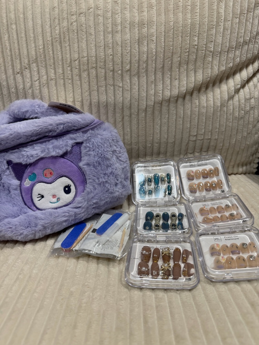 Fun Nail set w/Furry Karoo bag..New.3 sets size M and 3 sets of size S.